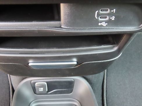 New 2027 Chrysler Pacifica Select w/ Family Tech Group AWD/4WD image 11