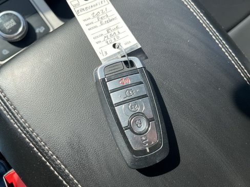 Used 2021 Ford Explorer XLT w/ Equipment Group 202A AWD/4WD image 25