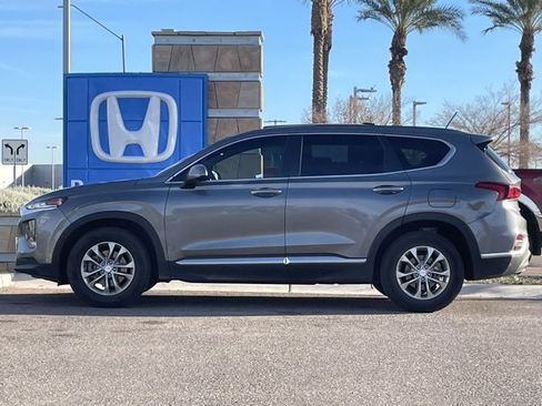 Used 2019 Hyundai Santa Fe SE image 8