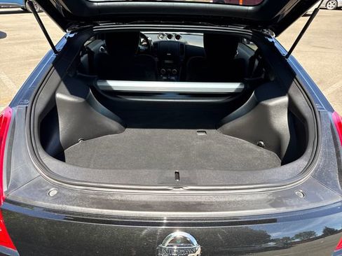 Used 2017 Nissan 370Z Coupe RWD image 11