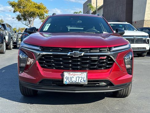 Used 2025 Chevrolet Trax RS image 4