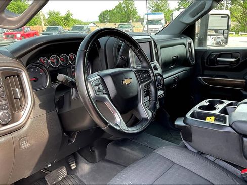 Used 2023 Chevrolet Silverado 2500 LT w/ Convenience Package image 12