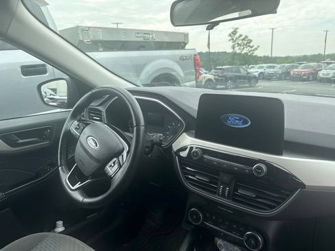 Used 2022 Ford Escape SE w/ Cold Weather Package AWD/4WD image 6
