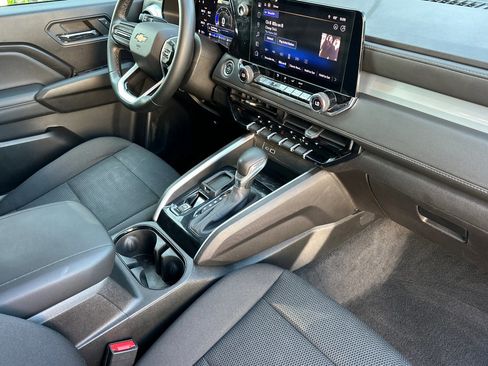 Used 2024 Chevrolet Colorado LT w/ LT Convenience Package image 15