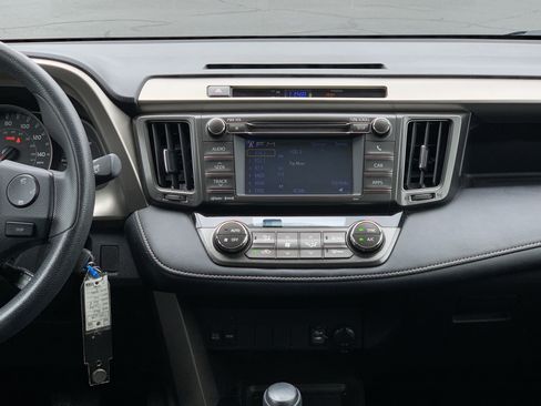 Used 2013 Toyota RAV4 XLE FWD image 31