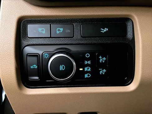 Used 2024 Ford F250 Lariat w/ Lariat Ultimate Package AWD/4WD image 30
