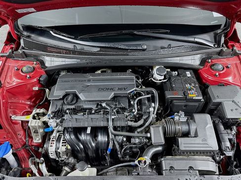 Certified 2025 Hyundai Elantra Sport w/ Cargo Package image 29