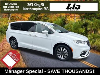 Certified 2022 Chrysler Pacifica Touring-L