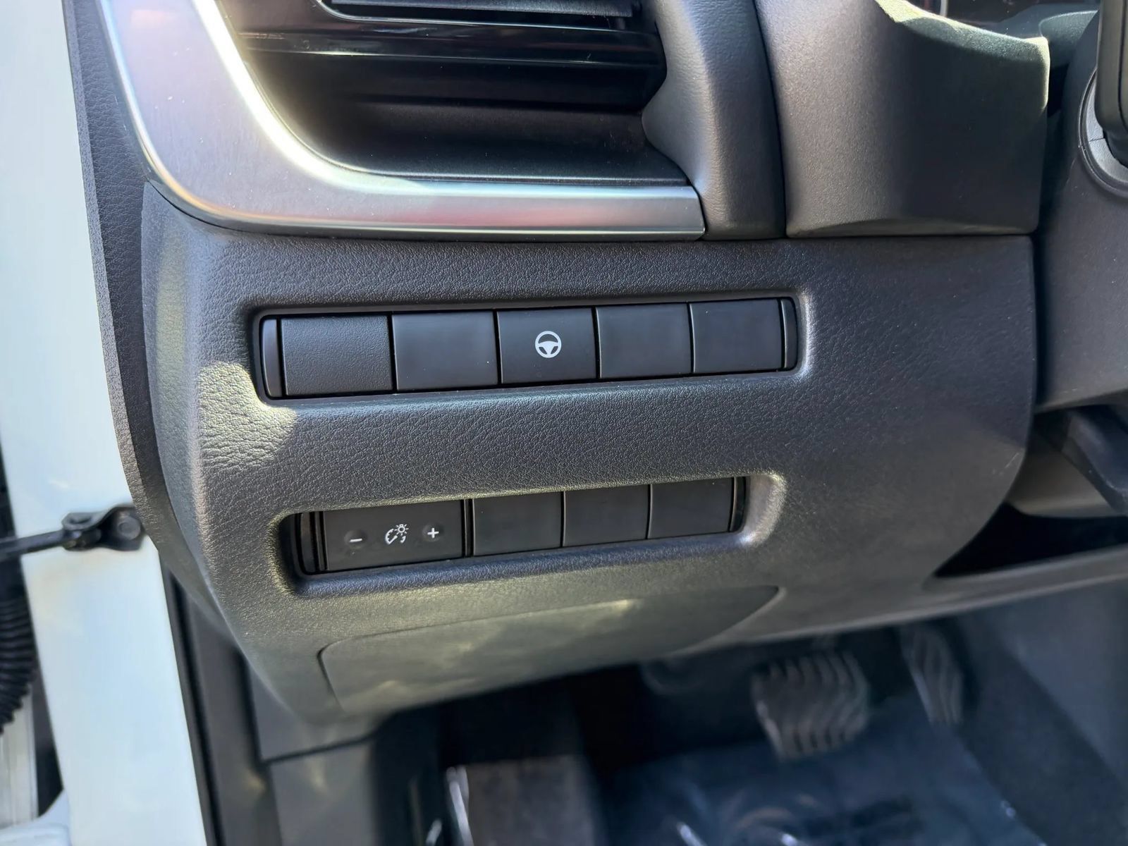 Used 2021 Nissan Rogue SV AWD/4WD image 11