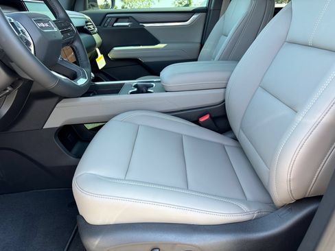 New 2026 GMC Acadia Elevation w/ Elevation Premium Package FWD image 20