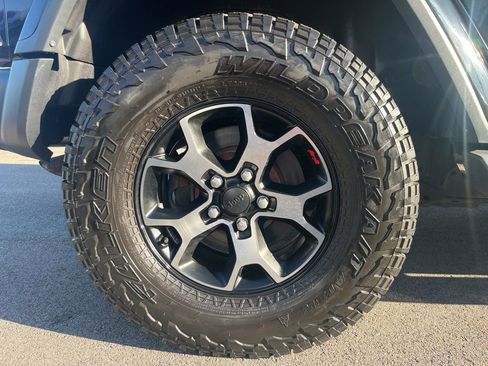 Used 2020 Jeep Wrangler Unlimited Sahara AWD/4WD image 11