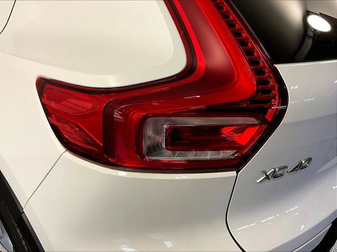 Used 2019 Volvo XC40 T5 Momentum AWD/4WD image 23