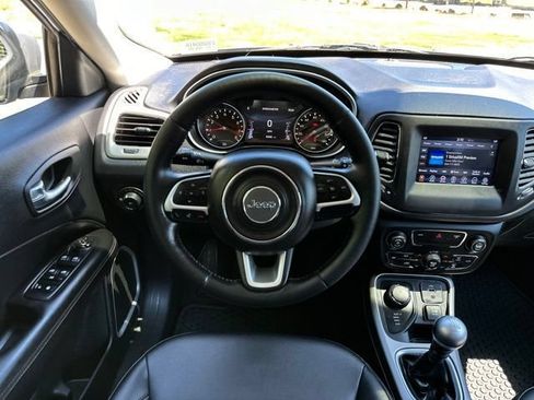 Used 2018 Jeep Compass Latitude w/ Popular Equipment Group AWD/4WD image 27