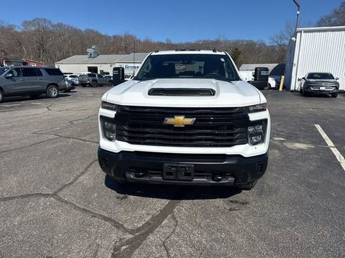 Used 2024 Chevrolet Silverado 2500 W/T w/ WT Convenience Package image 3