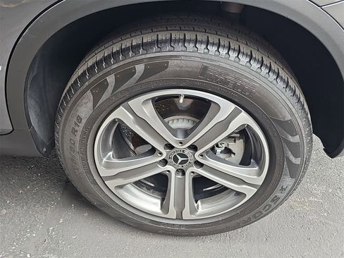 Used 2021 Mercedes-Benz GLC 300 4MATIC image 12