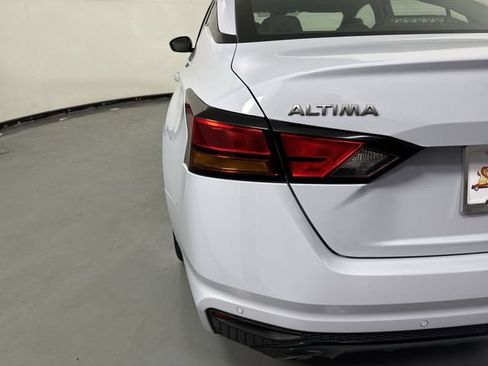 Used 2024 Nissan Altima 2.5 SR FWD image 30