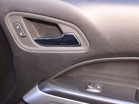 Used 2022 Chevrolet Colorado LT w/ LT Convenience Package image 9