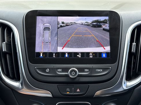 Used 2022 Chevrolet Equinox LT FWD image 23