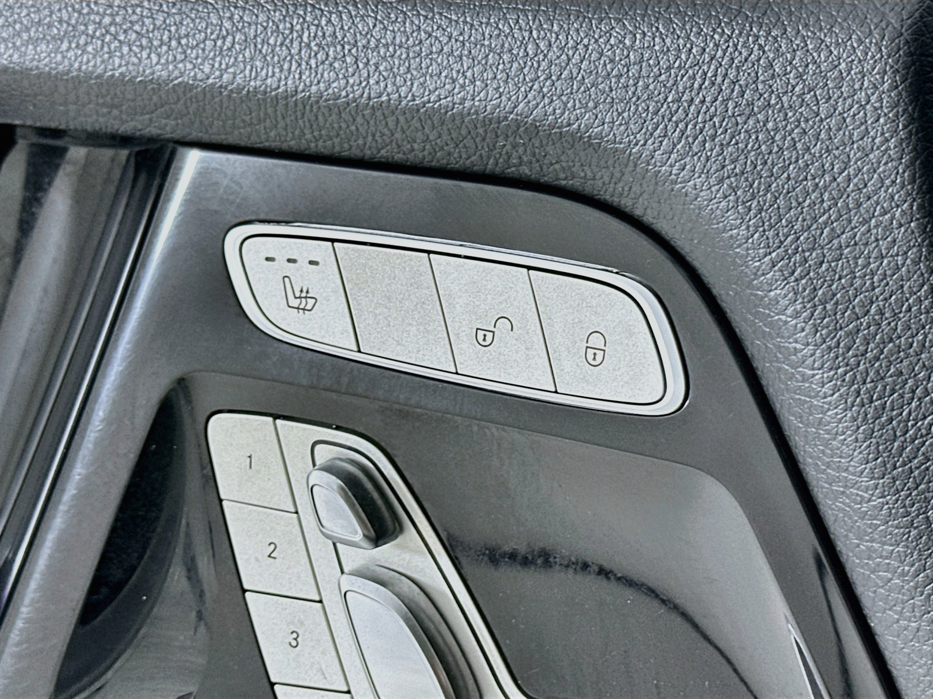 Used 2022 Mercedes-Benz G 550 image 22