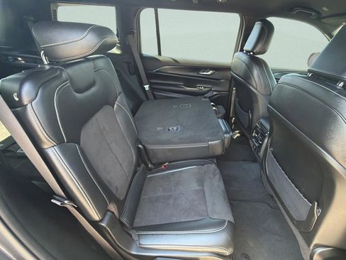 Used 2023 Jeep Grand Cherokee L Laredo AWD/4WD image 12