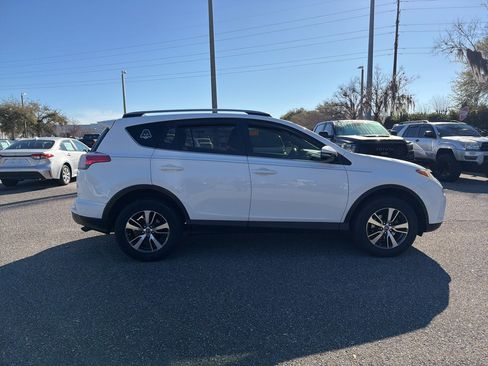 Used 2018 Toyota RAV4 XLE image 6