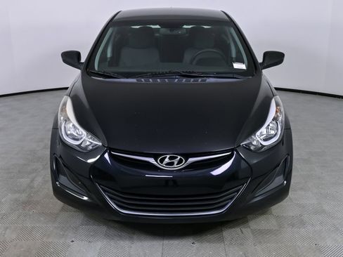 Used 2014 Hyundai Elantra SE image 30