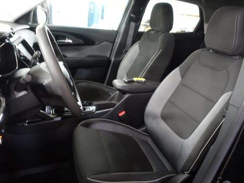 Used 2023 Chevrolet TrailBlazer LT w/ Convenience Package AWD/4WD image 11