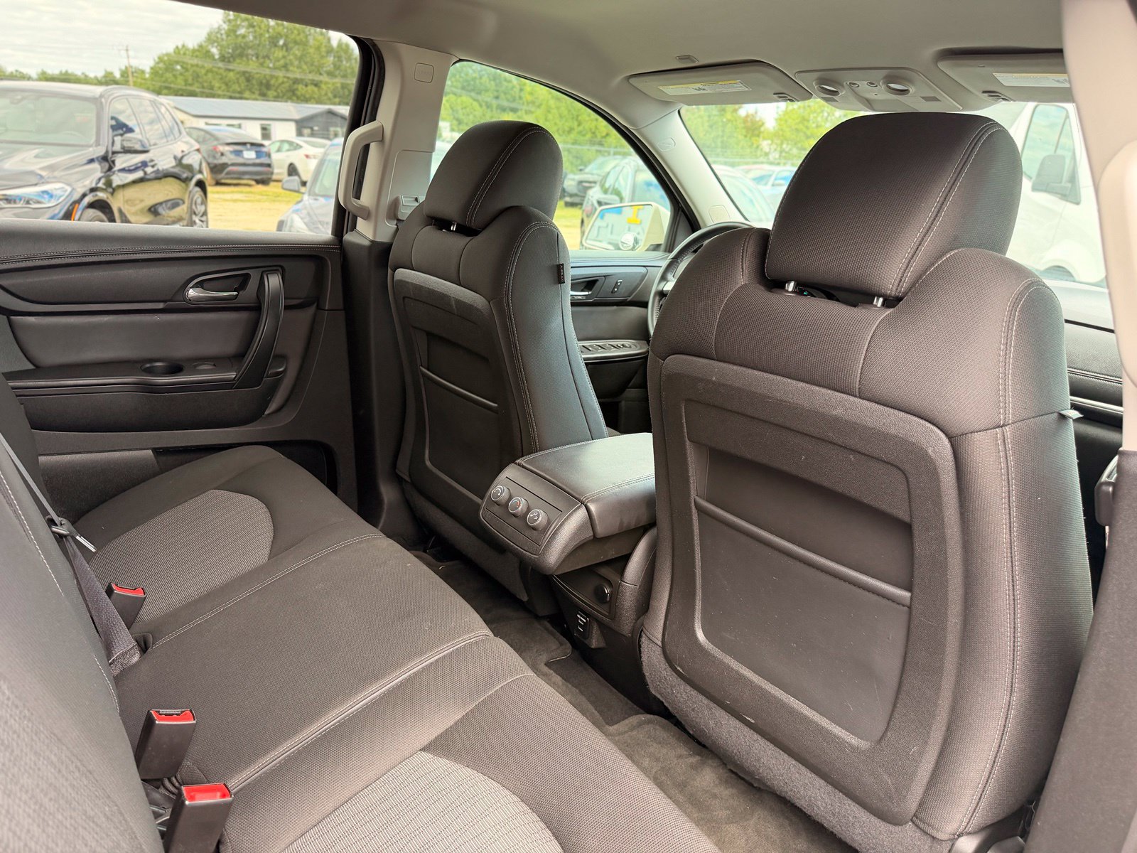 Used 2015 Chevrolet Traverse LT AWD/4WD image 24