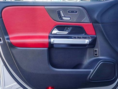 Used 2023 Mercedes-Benz GLB 250 GLB 250 image 20