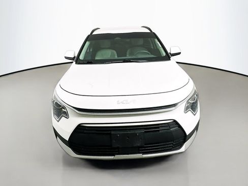 Used 2023 Kia Niro EX FWD image 2