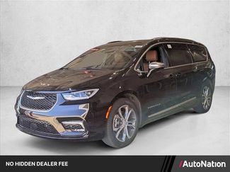 New 2026 Chrysler Pacifica Pinnacle FWD video 1
