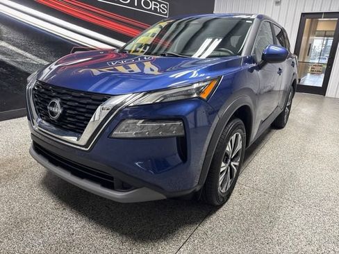 Used 2023 Nissan Rogue SV AWD/4WD image 2