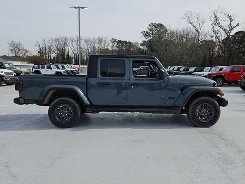 New 2026 Jeep Gladiator Sport AWD/4WD image 10