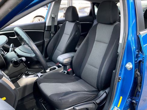 Used 2017 Hyundai Elantra GT image 7