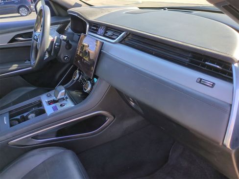 Used 2022 Jaguar F-PACE SVR image 32