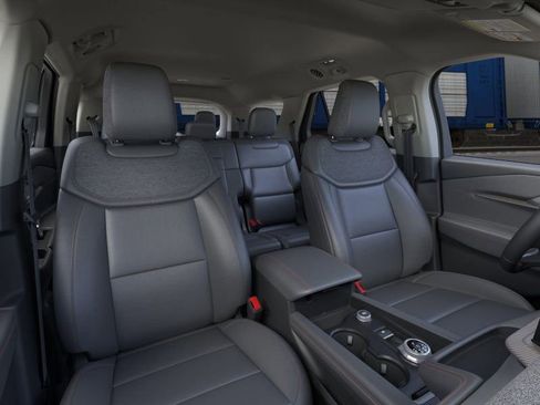 New 2025 Ford Explorer Active w/ Active Comfort Package image 12