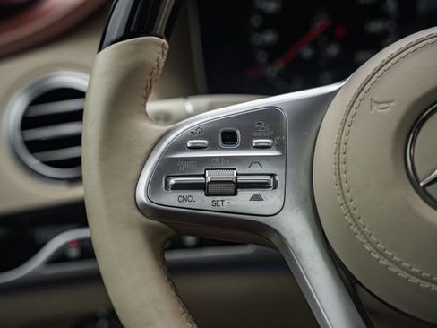 Used 2018 Mercedes-Benz S 560 4MATIC Sedan image 31