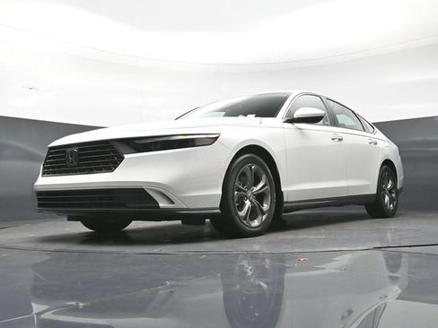 Used 2023 Honda Accord EX image 24