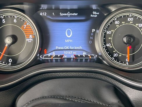 Used 2022 Jeep Cherokee Trailhawk image 12