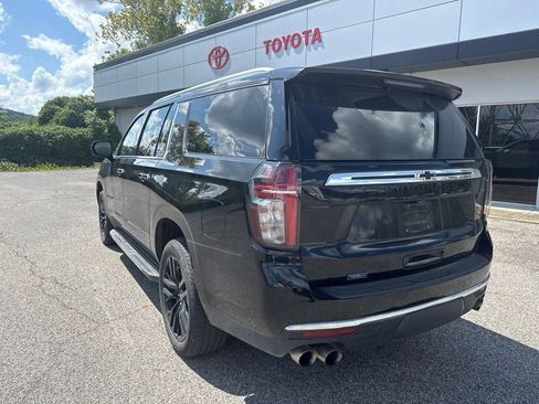 Used 2024 Chevrolet Suburban Premier w/ Premium Package AWD/4WD image 6