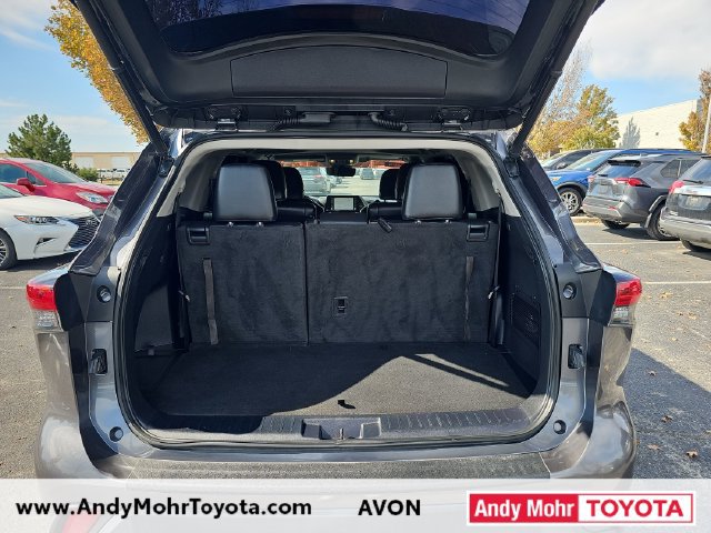 Used 2022 Toyota Highlander XLE AWD/4WD image 18