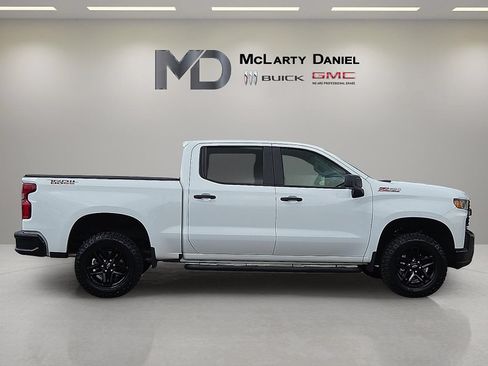 Certified 2021 Chevrolet Silverado 1500 Custom Trail Boss AWD/4WD image 6