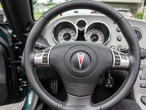 Used 2007 Pontiac Solstice Convertible w/ Premium Package RWD image 41