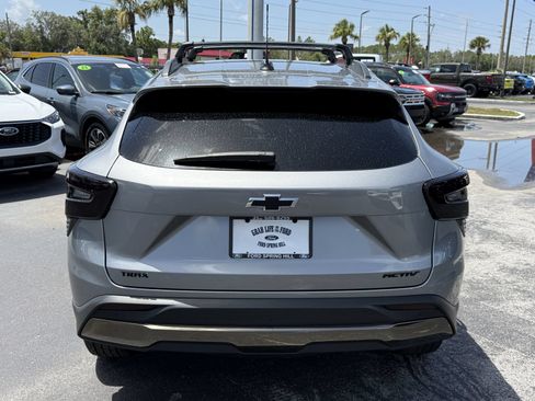 Used 2025 Chevrolet Trax ACTIV w/ Sunroof Package FWD image 7