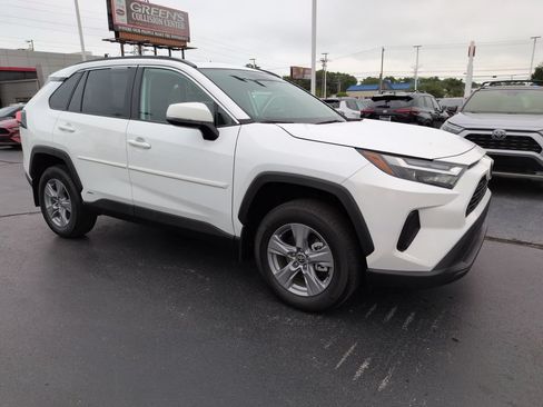 Certified 2025 Toyota RAV4 XLE w/ Convenience Package AWD/4WD image 7