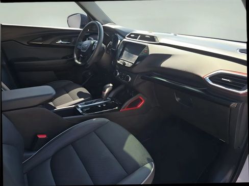 Used 2023 Chevrolet TrailBlazer RS w/ Sun and Liftgate Package image 22