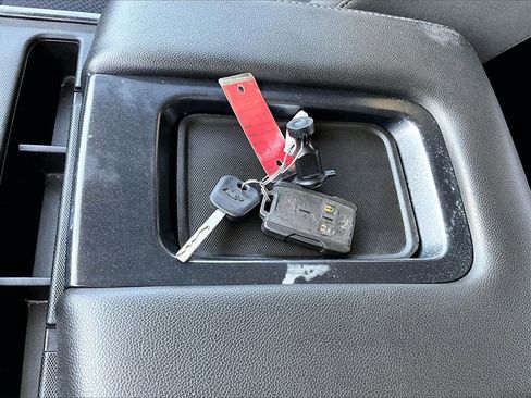 Used 2018 Chevrolet Silverado 1500 LT w/ LT Eassist Package image 10