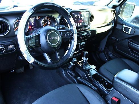 Used 2020 Jeep Wrangler Sport AWD/4WD image 14