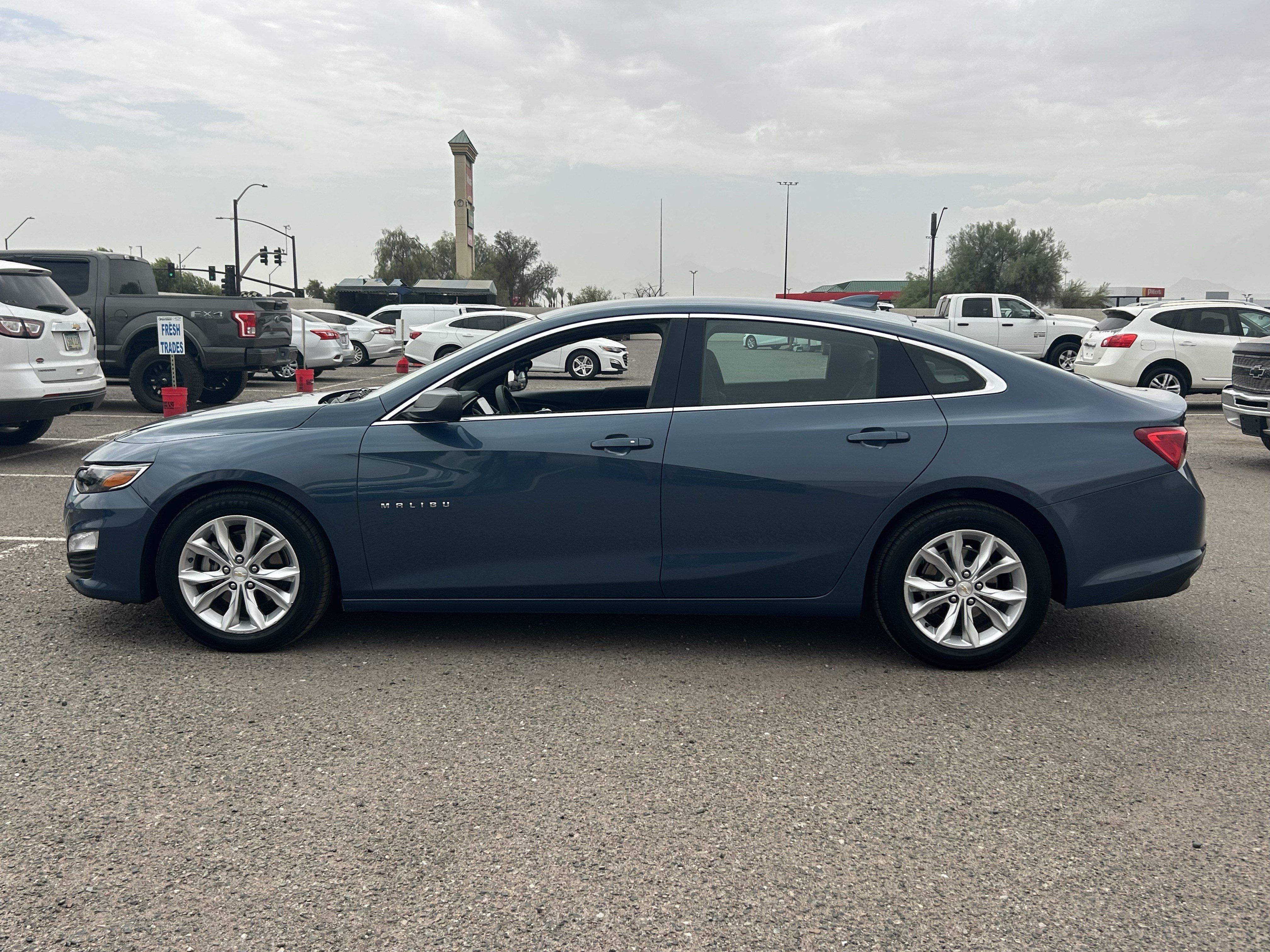 Used 2024 Chevrolet Malibu LT FWD image 2