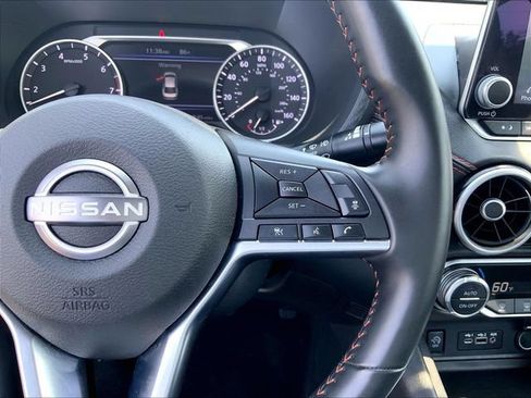 Used 2025 Nissan Sentra SR FWD image 14